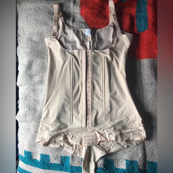 Body Shaper - Picture 3 of 10